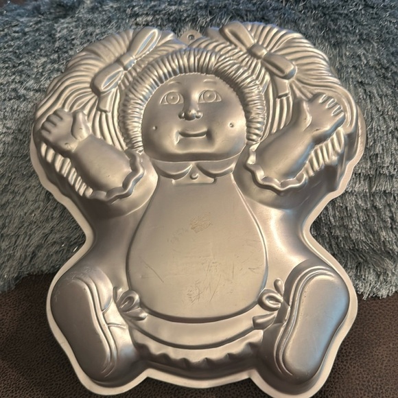 Vintage 1984 Wilton Cabbage Patch Kids Cake Pan - Picture 1 of 4